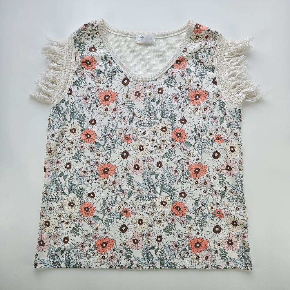 Boho Floral Crochet Fringe Sleeve Top - White Coral & Green Floral Print Large